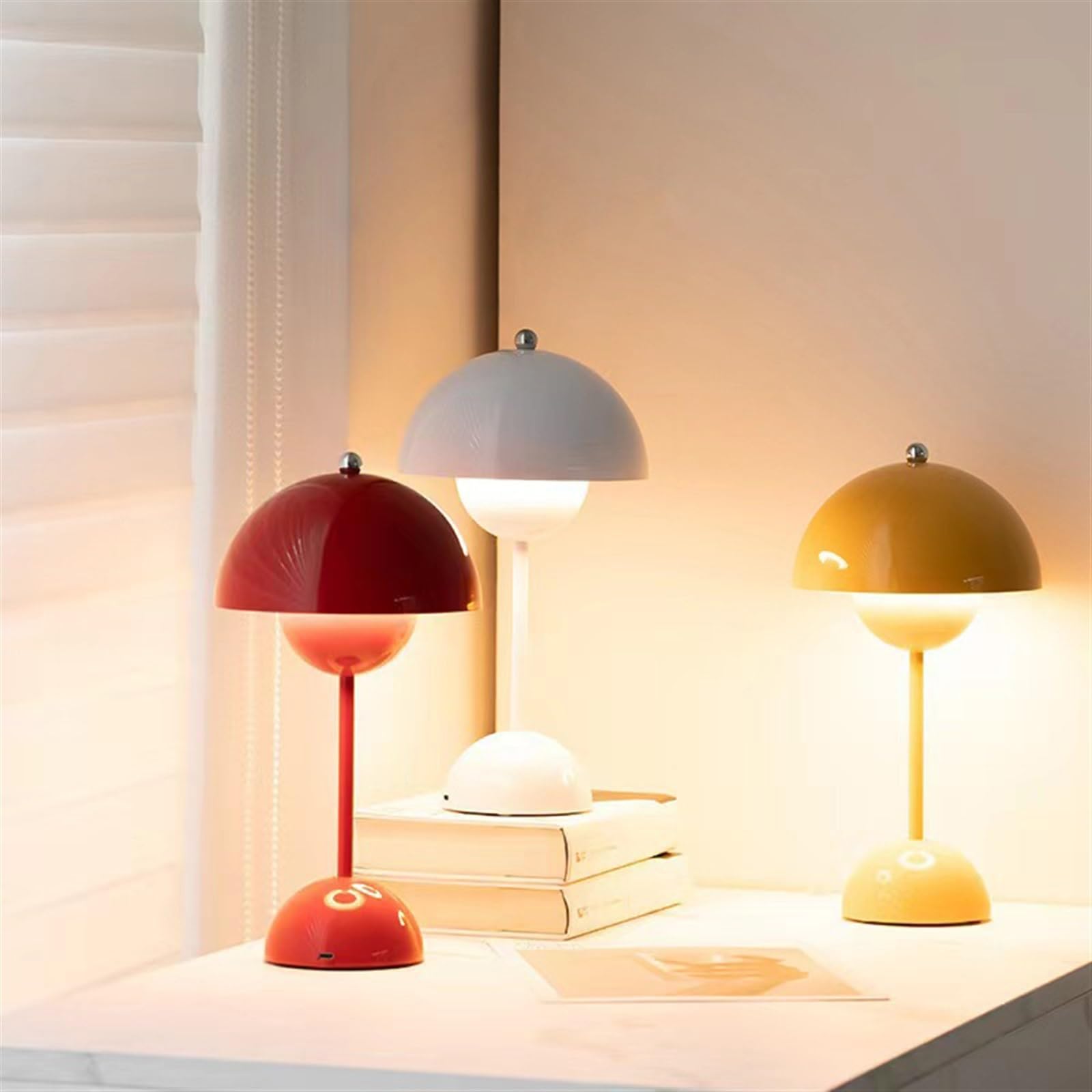 Flowerbud – Touch-Controlled Table Lamp with Modern Mushroom Design