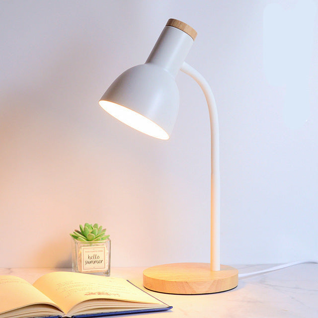 Malmö – Nordic Desk Lamp in Wood & Matt Lacquered Metal