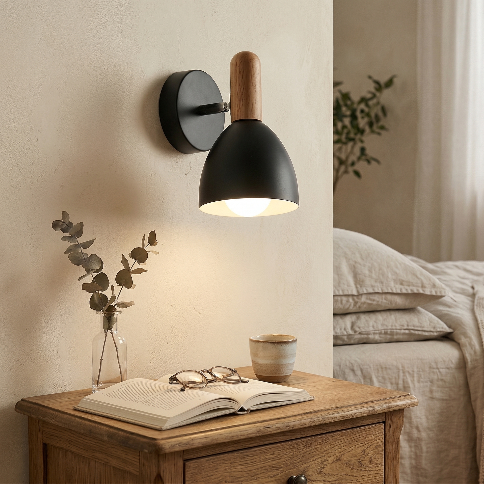 Galtö – Scandinavian Wall Lamp in Wood & Matte Lacquered Metal