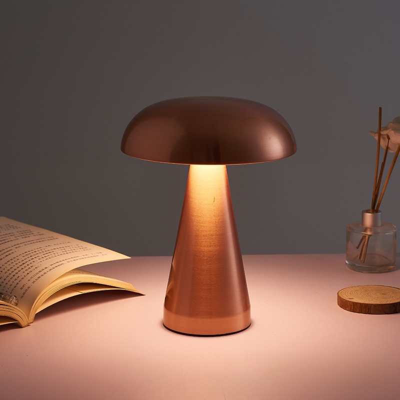 Gatsby – Luxurious Cordless Mushroom Lamp with Metal Finish
