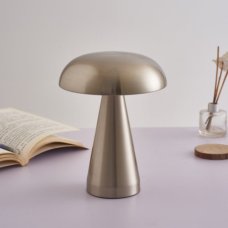 Gatsby – Lyxig Sladdlös Mushroom-lampa i Metallfinish