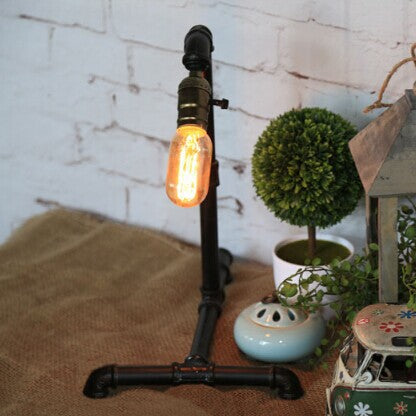 Detroit – Industrial Table Lamp in Old-Fashioned Water Pipe Design