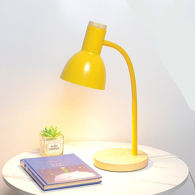 Malmö – Nordic Desk Lamp in Wood & Matt Lacquered Metal
